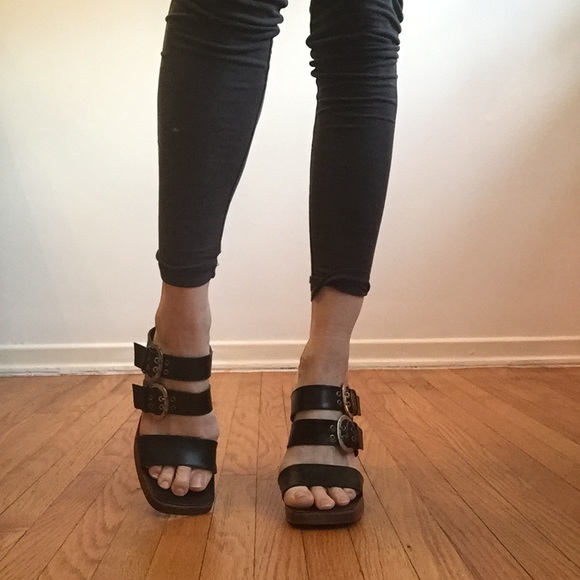 Sandals - Picture 3 of 4